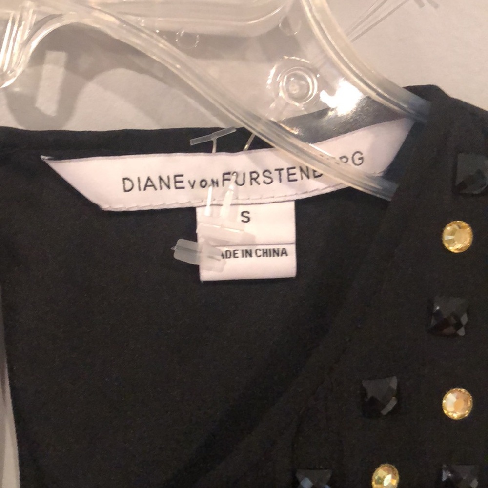 ⭕️ PRICE FIRM Diane Von Furstenberg Black Top with Gold Rhinestones Size Small - Picture 3 of 6